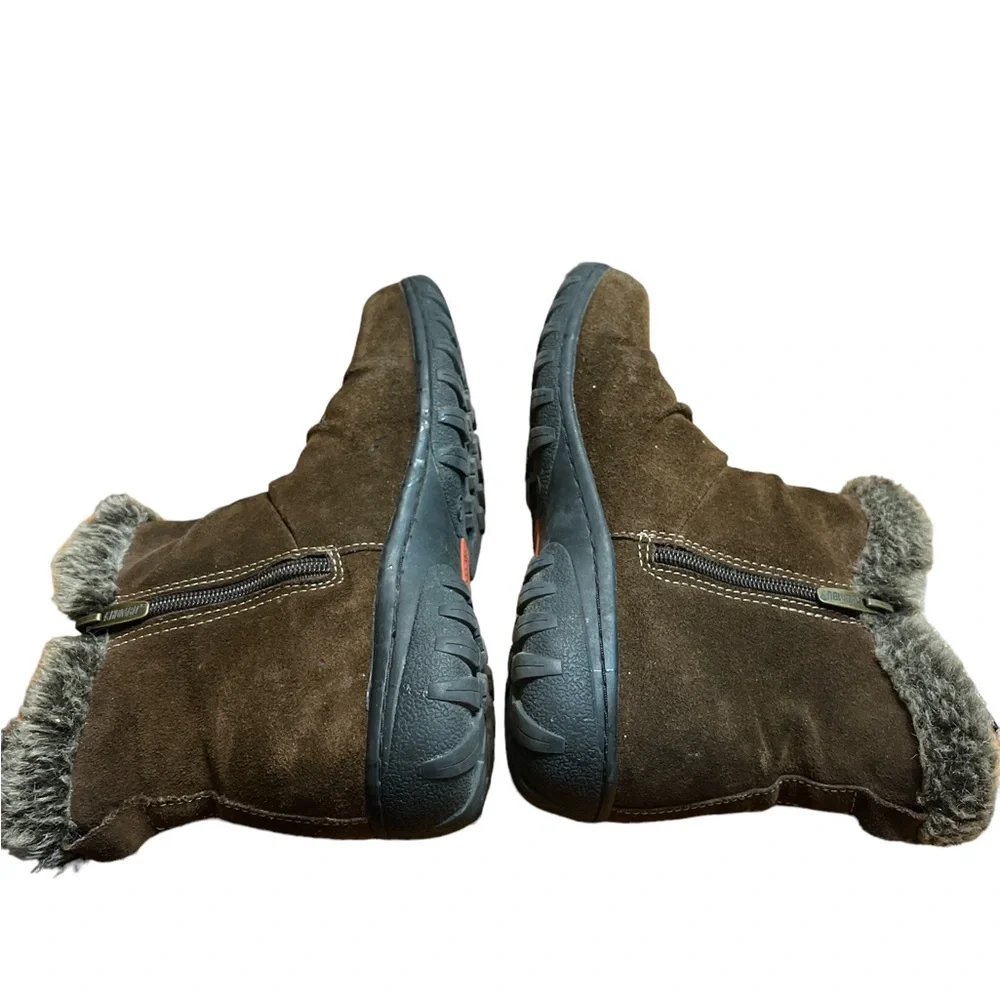Khombu Brown Suede Ankle Boots ~ Size 8